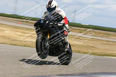 media/Apr-26-2024-TrackDaz (Fri) [[c4b677d280]]/B Group/120pm (Wheelie Bump)/